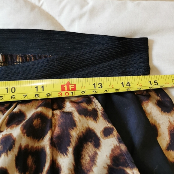 Buffalo animal print size large pants - Picture 8 of 8